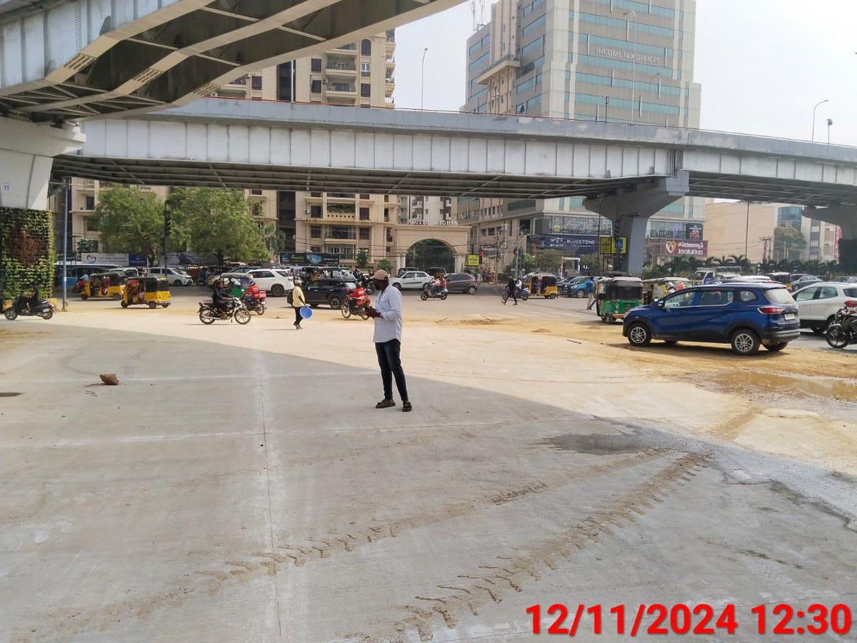 The free left at Botanical Junction towards Kothaguda (AMB Mall) is now open for traffic  #TrafficUpdate #CyberabadTraffic