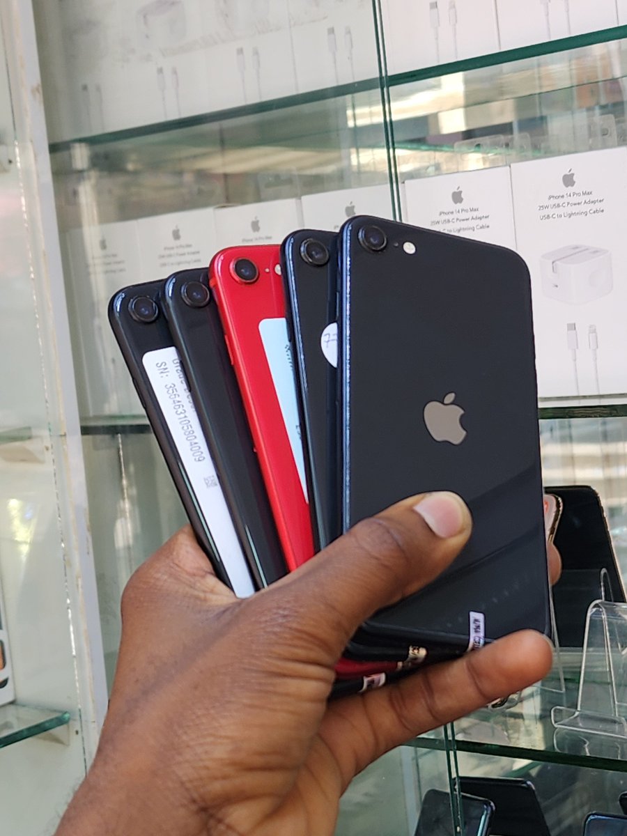 Mumterz_phones's tweet photo. Iphone SE
Direct/64GB

#price = 185k
Nationwide Delivery 🛒

Repost pls 🙏. https://t.co/29pJMD7Jhj