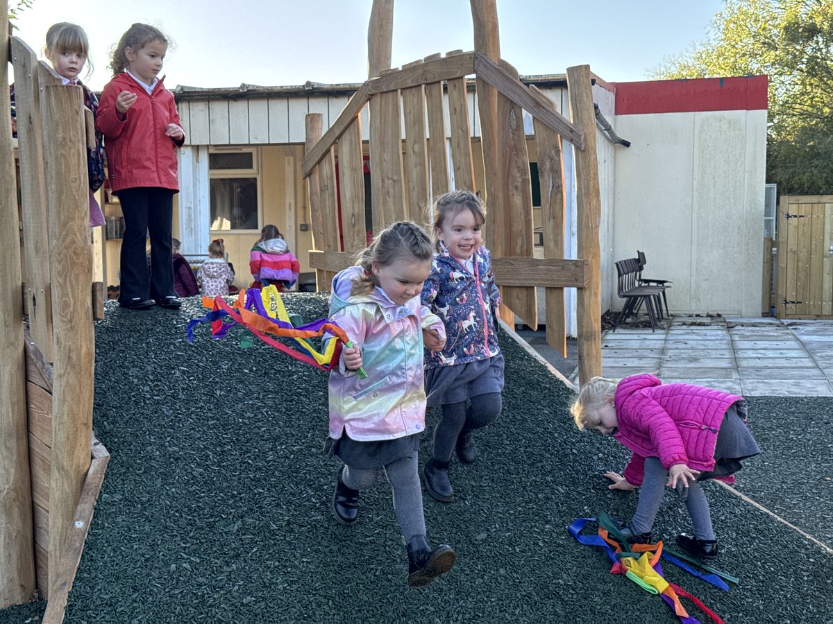 Go on....you can do it! 😀 

We loved seeing these Early Year children challenging themselves on their new tunnel mound.

#earlyyears #outsideareas #challenge #physicaldevelopment