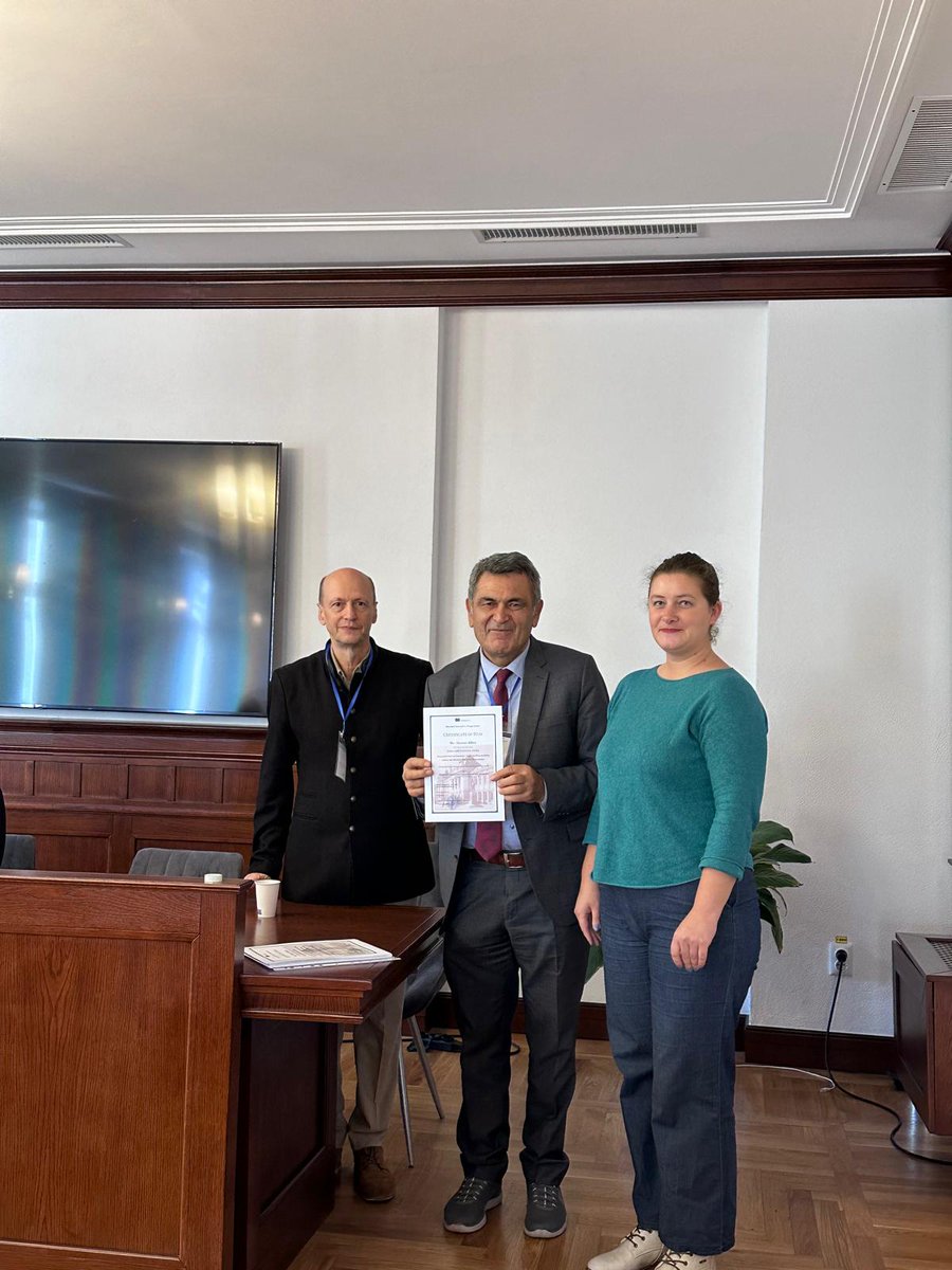 Alexandru Ioan Cuza Uni. tarafından düzenlenen  "Intercultural Communication: Spritual Bakgrounds" konulu Erasmus+ "Blended Intensive Program" kasamında "A.I&amp; Moral Dimension of Spirituality"  konulu sunum yaptık. 12 ülkeden 65 kişi arasında 6 DEU öğrencimiz BIP sertifakası aldı.