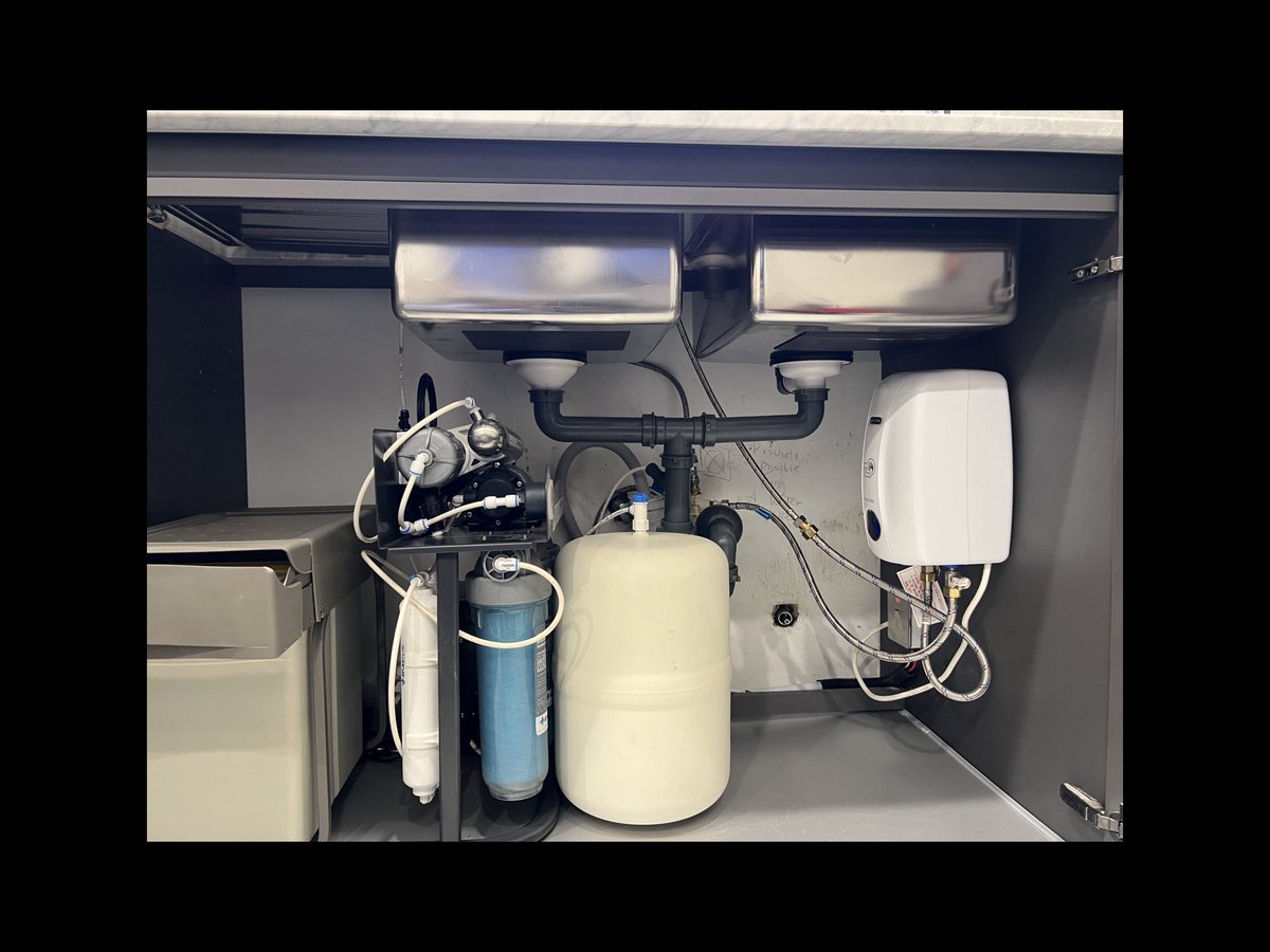 _Apluswater's tweet photo. Most undersink water treatment systems requires minimal maintenance. You will need to replace the filter cartridges periodically, but this is a simple process that can usually be done in a few minutes. #watertreatment #EFCCEndSelectivePersecution #undersinkwatertreatment https://t.co/AKBb6Sp4W3