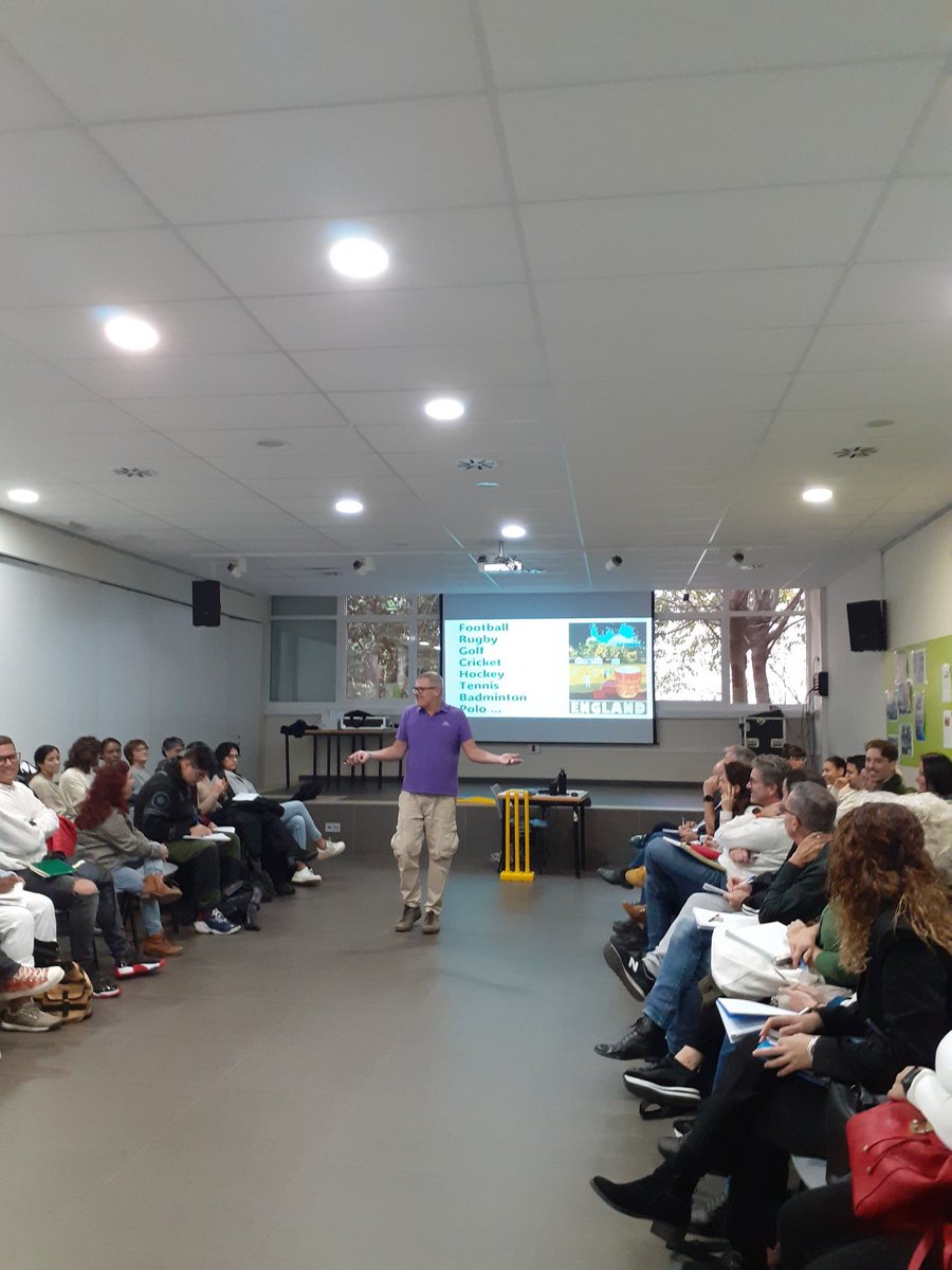 LearningChances's tweet image. A1 and A2 students @eoibcnvh  singing &quot; It&apos;s coming home&quot; , part of Ludovic Tattevin&apos;s great interactive talk about sports &quot; Not just cricket!&quot; Thanks Ludo, we learned a lot while having fun!