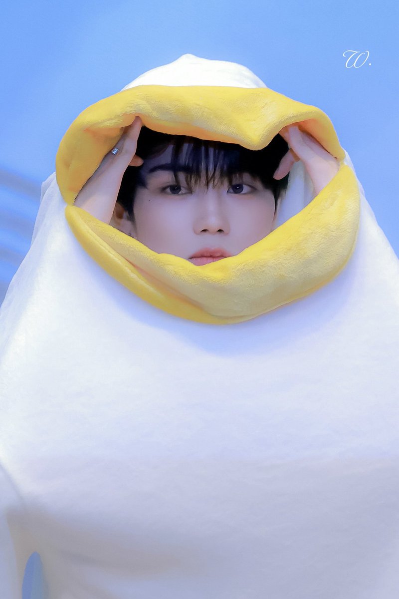 w_gw_0110's tweet photo. 241106 🐤🐣🐥

#박건욱 #PARKGUNWOOK #パクゴヌク #제로베이스원 #ZEROBASEONE #ZB1 https://t.co/1HN6YayWFj