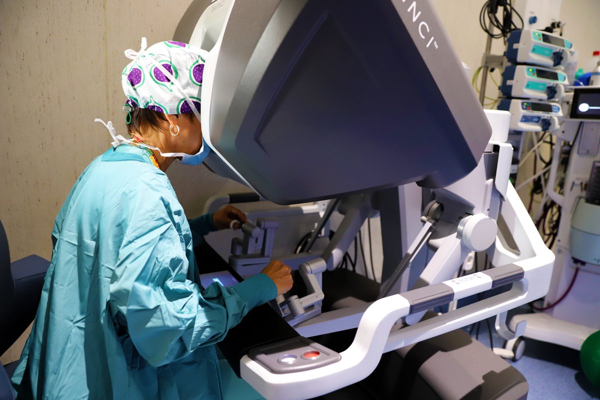 🆕 L'#hgermanstrias posa en marxa el primer programa a Europa d'intervencions quirúrgiques d'urgència amb robot

🦾 Ofereix avantatges clau en casos urgents, on temps i eficàcia són factors crítics: precisió mil·limètrica i menys risc de complicacions

ℹ️ i.mtrbio.com/rlputeooaj