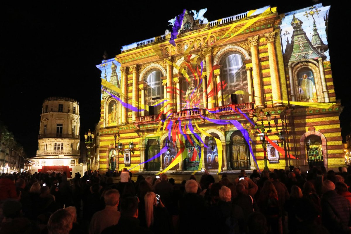 Cœur de Ville en Lumières est de retour à Montpellier du 14 au 16 novembre 2024 ✨🤩
🕡 De 18h30 à 22h30

Les 11 lieux de projection :
📍 Opéra Comédie « Passions »
📍 Eglise Saint-Roch « Roch'n Light »
📍 Cathédrale Saint-Pierre « Universitas Medicorum »