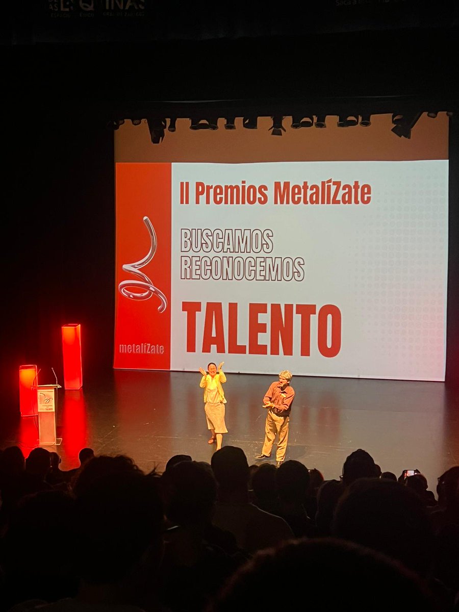 El colegio está presente en los premios #metalizate

Profesoras y estudiantes del ciclo de Marketing y Publicidad asisten al evento organizado por la Federación del sector del metal.

En un mismo foro se unen con empresarios para poner en valor el gran sector que supone la FP