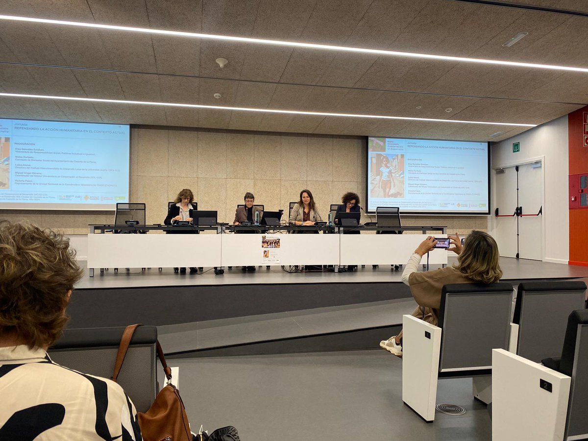 Coordinadora Valenciana de ONGD (@cvongd) on Twitter photo Ayer participamos en las jornadas del <a href="/mcaduji/">Máster en Cooperación al Desarrollo_UJI (On line)</a> para repensar la #AcciónHumanitaria en el contexto actual
Una oportunidad que aprovechamos para hablar:
➡️ Del papel de las ONG en la respuesta a la #DANA
➡️ De la necesidad de la ayuda humanitaria ante estas situaciones Ayer participamos en las jornadas del <a href="/mcaduji/">Máster en Cooperación al Desarrollo_UJI (On line)</a> para repensar la #AcciónHumanitaria en el contexto actual
Una oportunidad que aprovechamos para hablar:
➡️ Del papel de las ONG en la respuesta a la #DANA
➡️ De la necesidad de la ayuda humanitaria ante estas situaciones