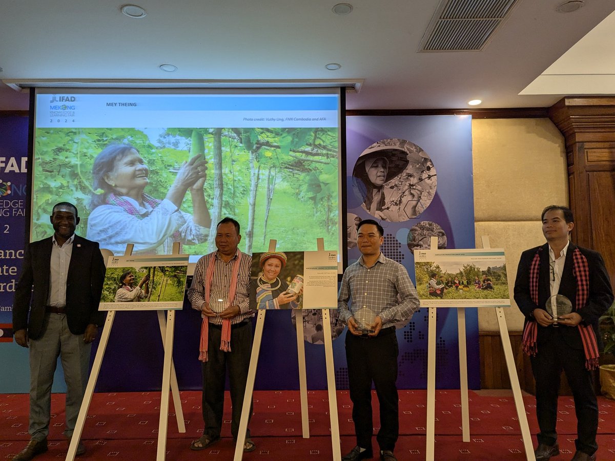 IFADAsia's tweet photo. Powerful images tell powerful stories.

At the #Mekong Knowledge &amp; Learning Fair in Siem Reap, #Cambodia, participants awarded prizes to excellent photography from around #SoutheastAsia.

What stories do you think they are telling? https://t.co/z3g1YrURUt