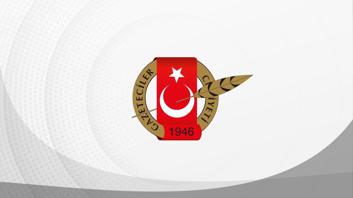 Cemiyet1946's tweet photo. Cumhur İttifakı'nda bir görüş ayrılığı olduğu yönündeki iddiaları doğrudan muhatabına sormak, bu konuları yakından takip eden her gazetecinin asli görevidir. Siyasetçiler yanıt vermek yerine öfke sergilemeyi, gazeteciyi sözde suçlamalarla hedef göstermeyi bir kenara bırakmalıdır. 

Meslektaşlarımızın yanındayız. 
#GazetecilikSucDegildir