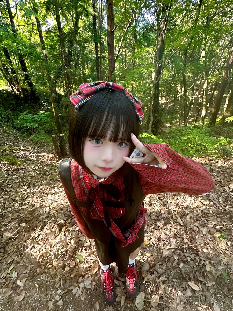 nyanny__'s tweet photo. 今年も15歳になりました、はは、森の中の私でもどうぞ https://t.co/bFj2RQB74I