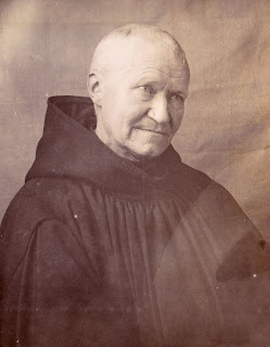 paracleto4's tweet image. Dom Prosper Guéranger, scrive: 

"La Chiesa militante non dimentica i suoi membri che si purificano nell'amore. La comunione dei santi si manifesta particolarmente in questo vincolo di carità che unisce i vivi ai #defunti". 

Da: L'Anno Liturgico, Tempo dopo Pentecoste, vol. VI.