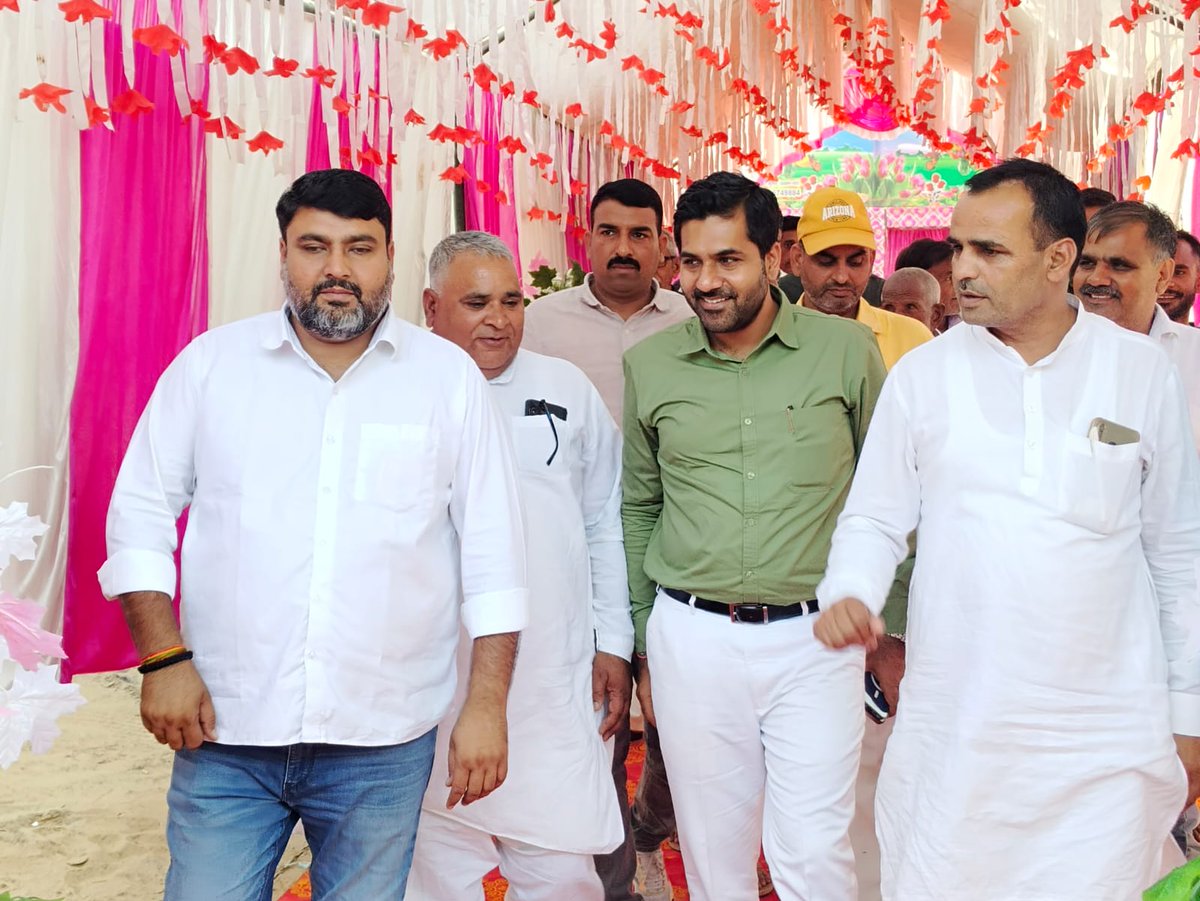 mpalwar's tweet photo. आज डाबडवास, तलवाना, माजरी खुर्द, माजरी कलां, भीटेडा, मांचल में विभिन्न पारिवारिक कार्यक्रमों में सम्मिलित हुआ। स्वागत सत्कार से मन अभिभूत हो गया। आप सबका बेहद धन्यवाद !
#behrod
#mpalwar
#बहरोड़_विधानसभा_क्षेत्र https://t.co/S1rirYYL4r