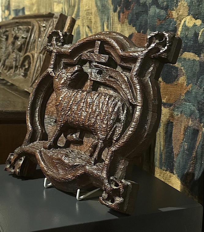 jackie_simonini's tweet photo. A beautiful late 14th century ceiling boss of “the lamb of god”. English. Circa 1400.
https://t.co/wCiW65KOeX
#ceilingboss #antiquecarvings #homedecor #design https://t.co/lrhinh4EgX