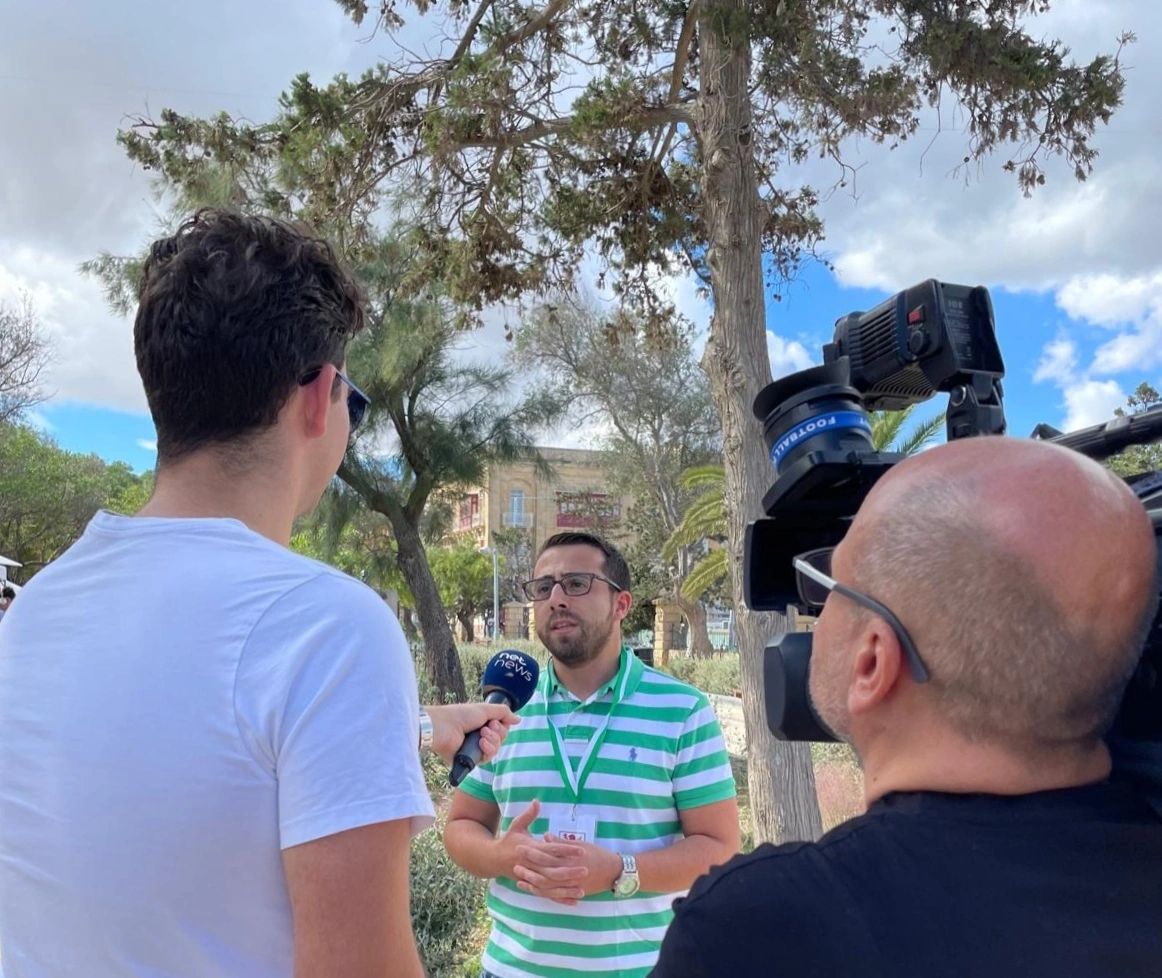 James Aaron Ellul (@jamesaaronellul) on Twitter photo Grateful for the opportunity to contribute to our community through an event organized by <a href="/KLFloriana/">KL Floriana</a>, Ġenna ta' Ġonna. #Teamwork played a crucial role in making this event a success. It's inspiring to see our community come together to celebrate our locality #Floriana. Grateful for the opportunity to contribute to our community through an event organized by <a href="/KLFloriana/">KL Floriana</a>, Ġenna ta' Ġonna. #Teamwork played a crucial role in making this event a success. It's inspiring to see our community come together to celebrate our locality #Floriana.