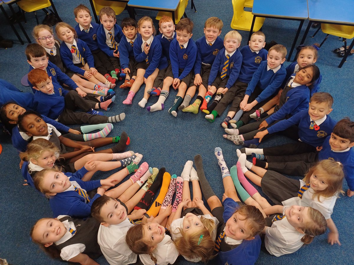 JamesBrindleyPS's tweet image. Happy Odd Socks day from Year 1! #antibullyingweek #weareallunique