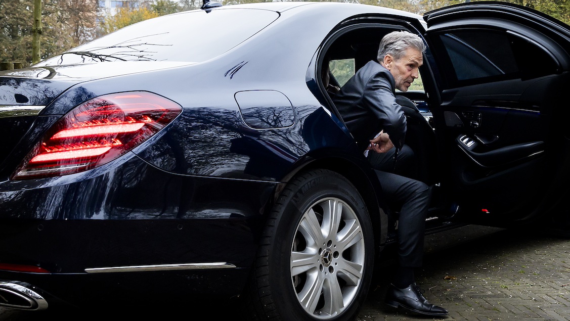 Slapende Schoof werd tijdens relnacht niet wakker van noodoproepen burgemeester Halsema
bnnvara.nl/joop/artikelen…