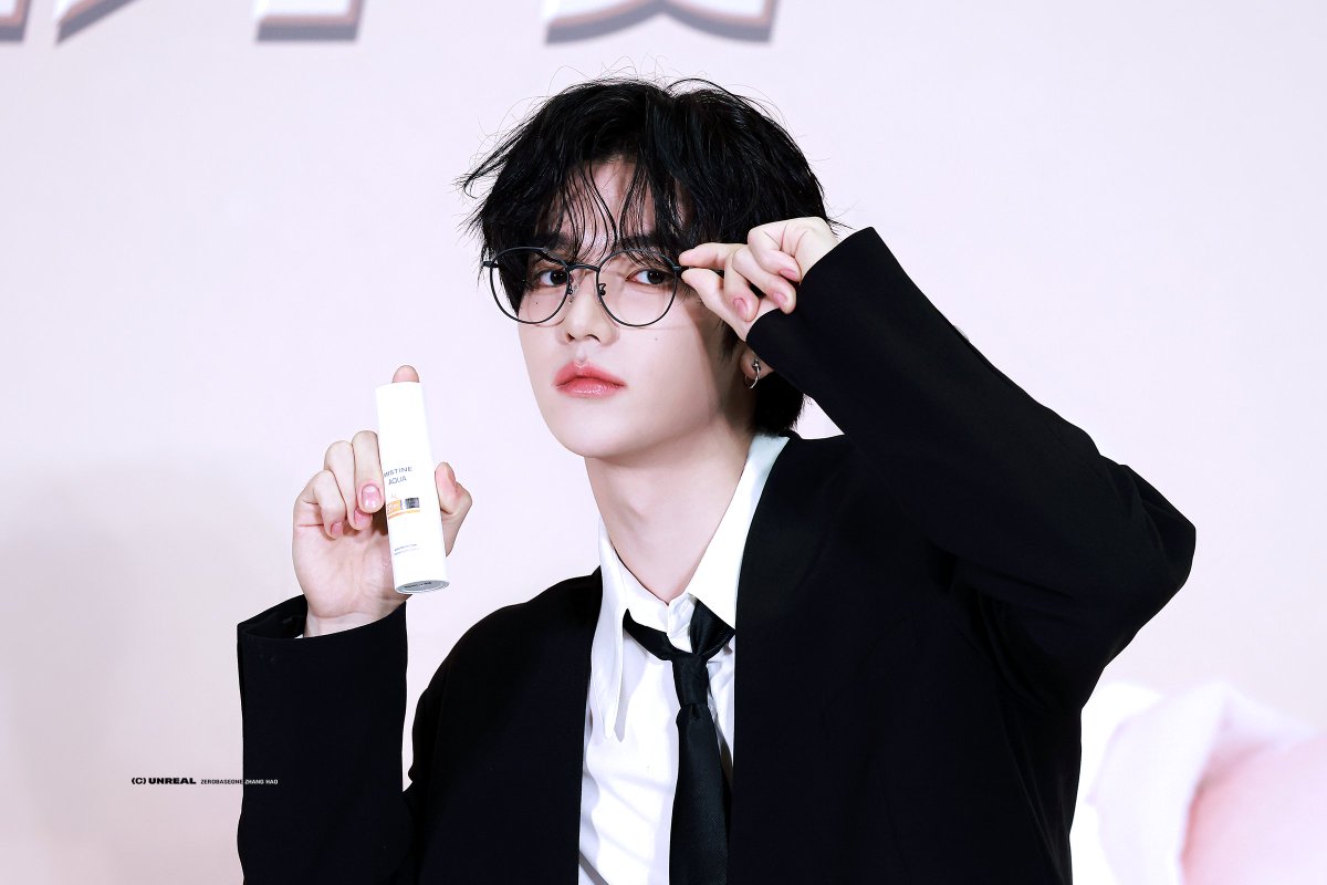 unreal_ZH's tweet image. 241109 Mistine
#장하오 #ZHANGHAO #章昊 
#제로베이스원 #ZEROBASEONE #ZB1