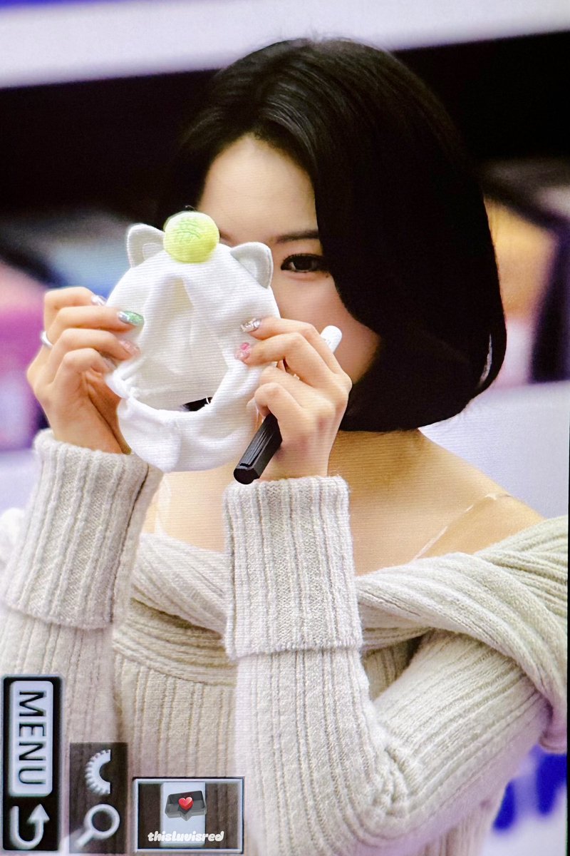 thisluvisred's tweet photo. 241112 메로냥이😼 #스테이씨 #STAYC #아이사 #ISA https://t.co/RPq8sosgDh