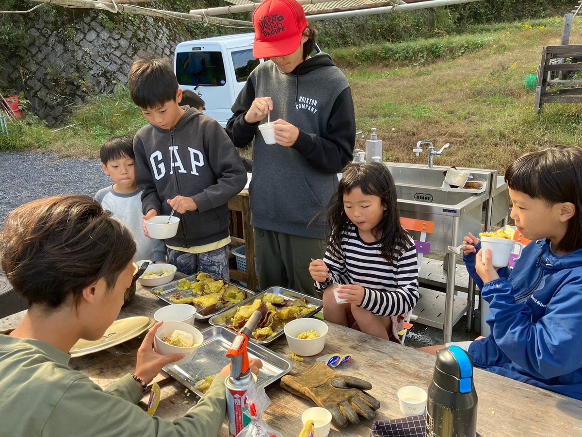 tsc_freeschool's tweet photo. 先日のハロウィンお菓子作り🎃
以前みんなで掘ったさつまいもをブリュレに🤤🍠
とっても美味しく仕上がりました！ https://t.co/g5ytMj49Z7