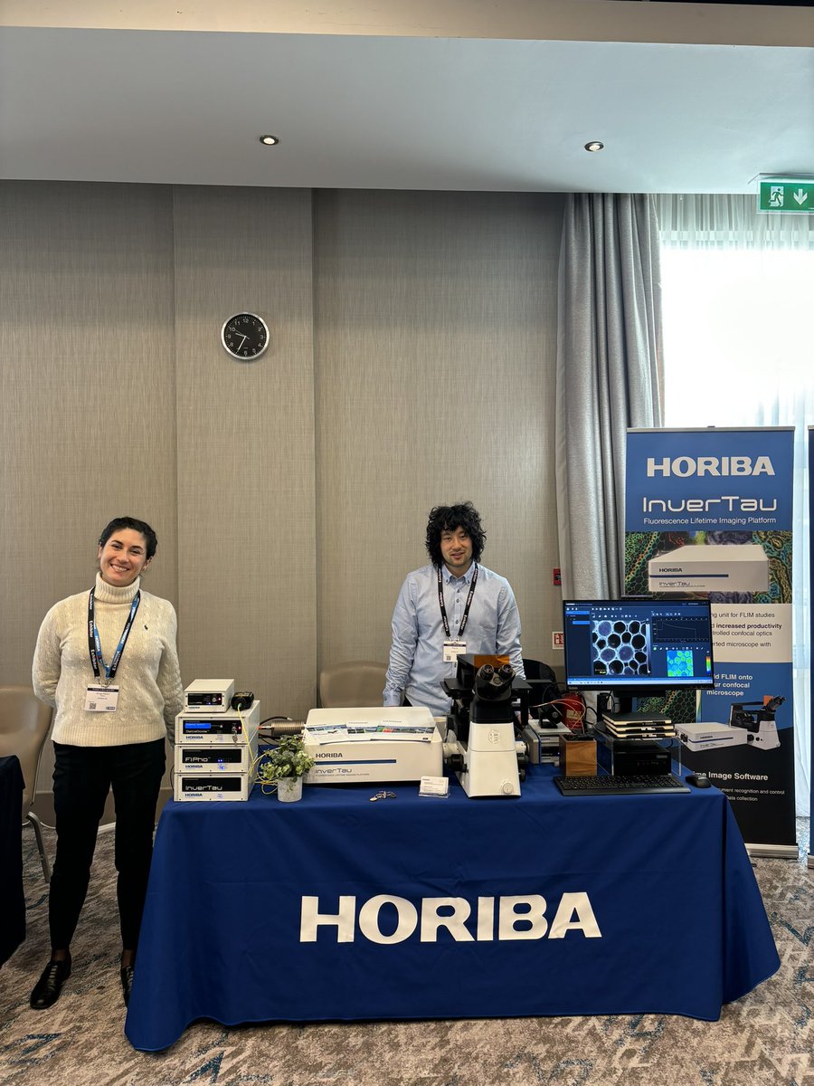 giogio_mar's tweet photo. New week, new stop for InverTau and FLIMera (which are not the two standing in the picture)! We are in Oxford at the @RoyalMicroSoc Frontiers in BioImaging. 

#FLIM #fluorescencelifetime #microscopy #fluorescencemicroscopy https://t.co/3tZfA6KbA1