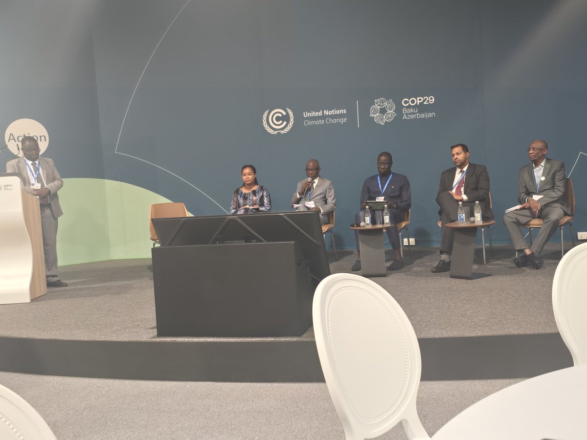 fbedre's tweet photo. L'#OMVS à la COP29
Session de Haut Niveau avec les Ministres de #Guinée, du #Mali, de la #Mauritanie et su #Senegal avec le SE de l'#UNCDF à UN Innovation Hub (#UGIH) https://t.co/o6691KP5ww