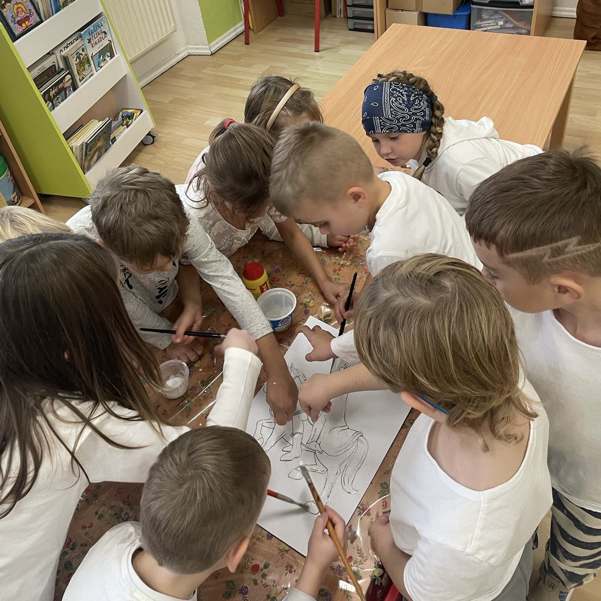 skolamachov's tweet image. BÍLÝ DEN ❄️
U ježečků si poradili i beze sněhu.
#skolka #deti #kindergarten #kids #children