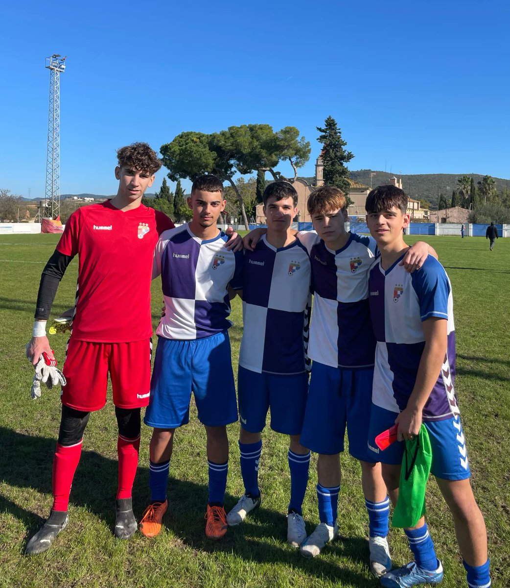💪 Nous debuts de juvenils del Base Olèrdola amb el nostre sènior aquest passat diumenge.

Després d'Adam Panadès i Eloi Cañaveras, els han seguit Guillem Buxeda, Arnau Gavaldà, Eric Marin, Aitor Pareja i Pau Castejón.

És un plaer poder seguir comptant amb el nostre filial! 💙🤍
