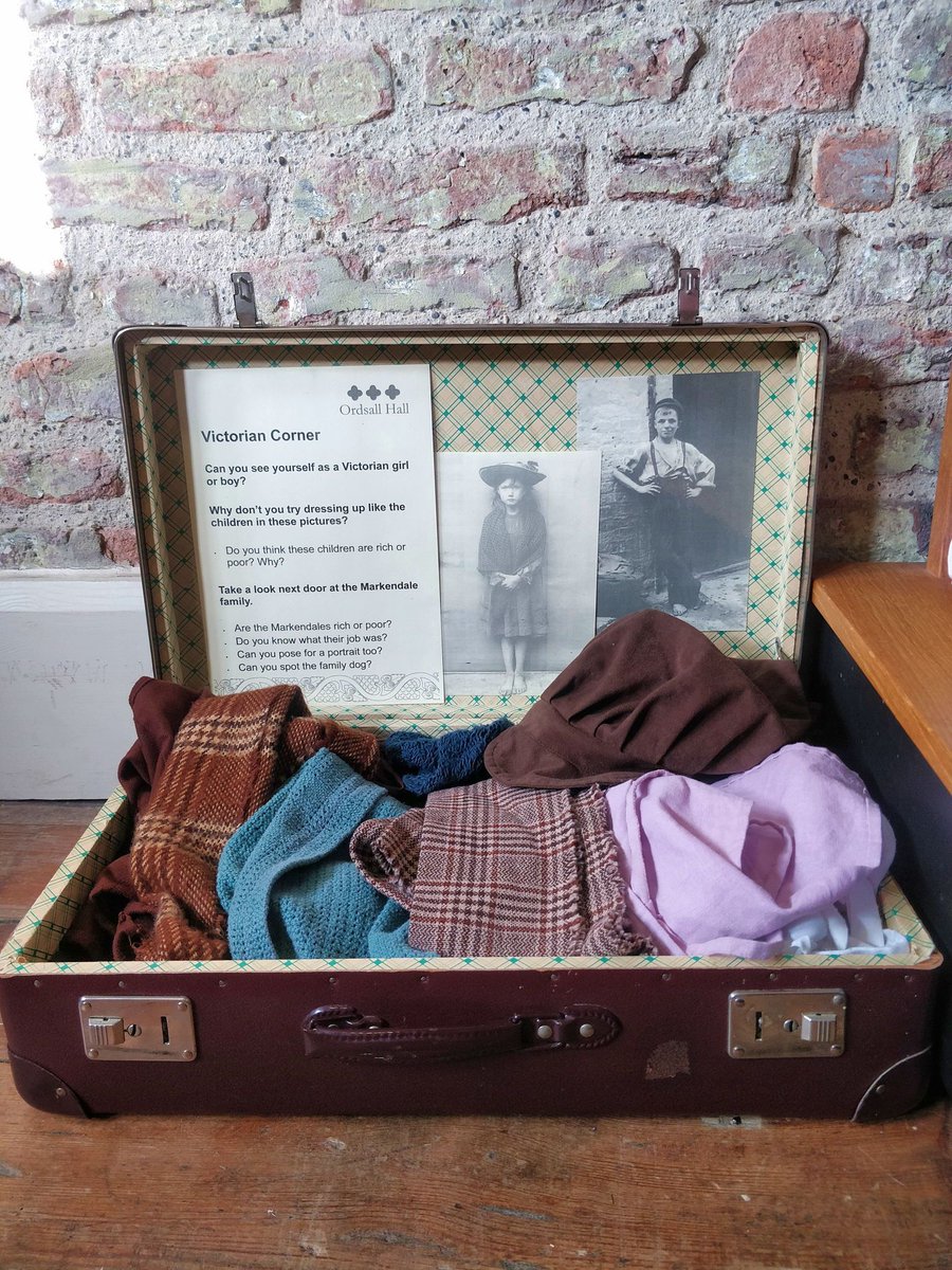 OrdsallHall's tweet photo. Have you ever noticed our Victorian Corner when you've visited before?

It's one of the many interactive elements to Ordsall Hall, and is nestled in our Egerton Gallery reading nook!

#ordsallhall #victoriancostumes #museumcostumes #kidsinmuseums #interactivemuseum https://t.co/u7cT6692e1