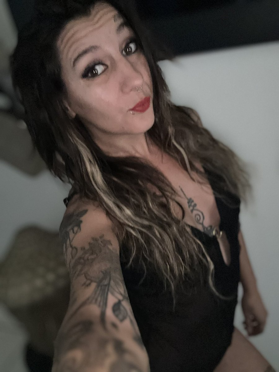 Et bonjour 😀 🚨 PROMO DU JOUR 🚨 ACHETE L’ACCÈS À MON SNAP HOT ET JE T’OFF...