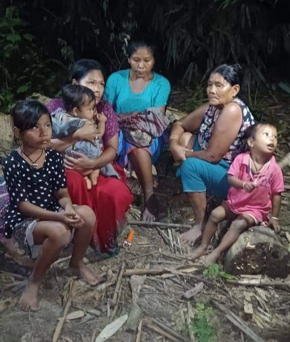 This Entire innocent family including 3 small minor children, 3 women &amp; 4 men were kidnapped from their home &amp; then kill alive and then burnt their bodies yesterday by Kuki terrorists in Jiribam in response to the CRPF killing 11 Kuki militants yesterday. This is genocide &amp;