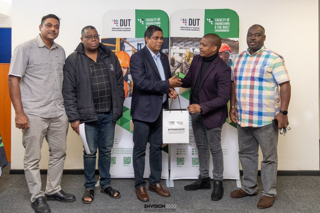 DUT_EBE's tweet photo. On 8 November 2024, the Faculty of Engineering and the Built Environment hosted a significant public lecture, “Artificial Intelligence for Complex and/or Critical Networks,” delivered by renowned expert Dr. G. Kumar Venayagamoorthy.
#dutfebe #thefutureliveshere #publiclecture https://t.co/hbnLrbDY7s