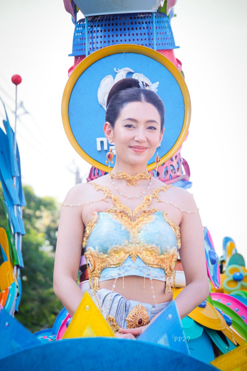 _____PP_______'s tweet photo. เพียงยิ้มมา หัวใจเบิกบานคลายทุกข์เศร้า
เราหนอเรา คะนึงถึงออเจ้าเอย ~~~

#งานนมัสการหลวงพ่อโสธร 
#เบลล่า #เบลล่าราณี #ฉะเชิงเทรา #Krungthai #กรุงไทย
@bellacampenbot https://t.co/kC55VlttoG