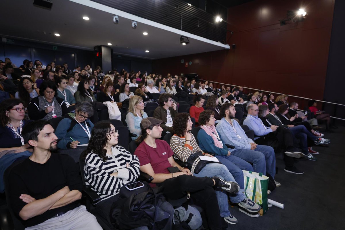 joventutdiba's tweet photo. @cececebe @SocialDiba @diba @JaviSilvaP @llorenst @joventutcat @ACPJoventut @xarxa_xnej @robertepiqueras @actuava @somriulavida @laralarioos @JosepPegueroles #APROP24 l'auditori del @cececebe ple de professionals de #joventut molt interessats/des en participar i debatre sobre el tema "Les relacions interpersonals a l’adolescència i la joventut". https://t.co/rD7TQg2anI
