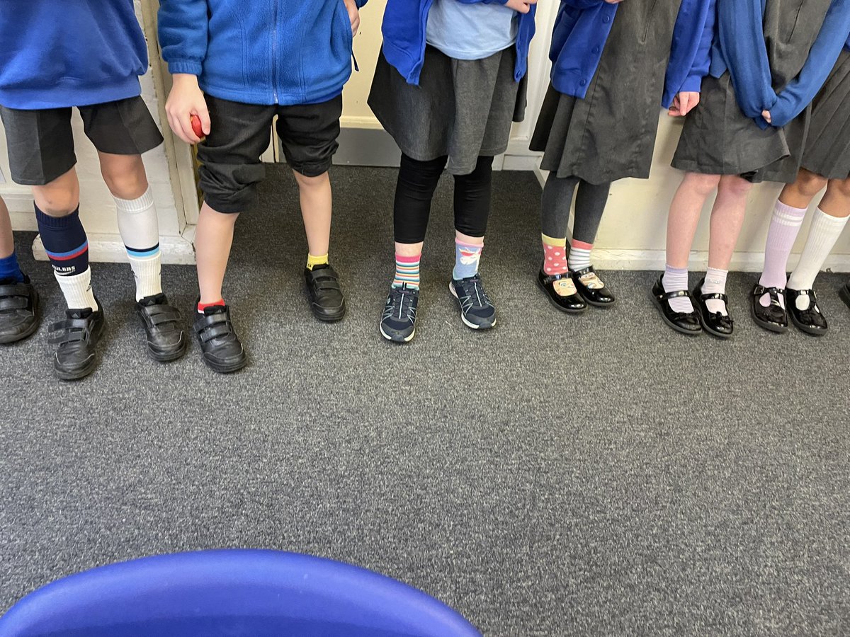 Miss Hutton tweet media