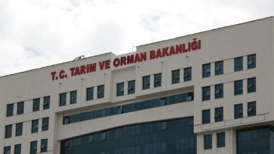 Tarım ve Orman Bakanlığı, İstanbul, Manisa, Bursa, İzmir, Tokat ve Mersin'de gıda ürünleriyle ilgili hile yapan şirketleri açıkladı.
objektifhaberci.com/haber/gida-uer…