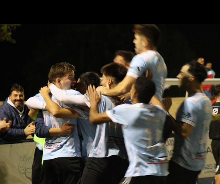 1º Autonómica 
Remontada la que se vivió en el José Kubala. Retrato de una gran celebración. Mateo Abeijón 🇺🇾 firmó su doblete particular para dar los 3 puntos a la EF Alhama que prosigue su escalada hacia el ascenso.
