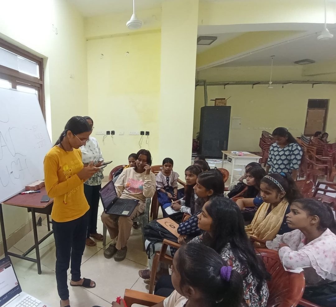 nss_iitp's tweet photo. Empowering young minds to recognize their boundaries and speak up. 💪✨ Teaching about good touch and bad touch – a step towards a safer, stronger future.

#GoodTouchBadTouch #ChildEducation #CommunityService #ChildProtectionServices #GirlChildProtection #SafetyAndWellness https://t.co/gaSJir4SUE