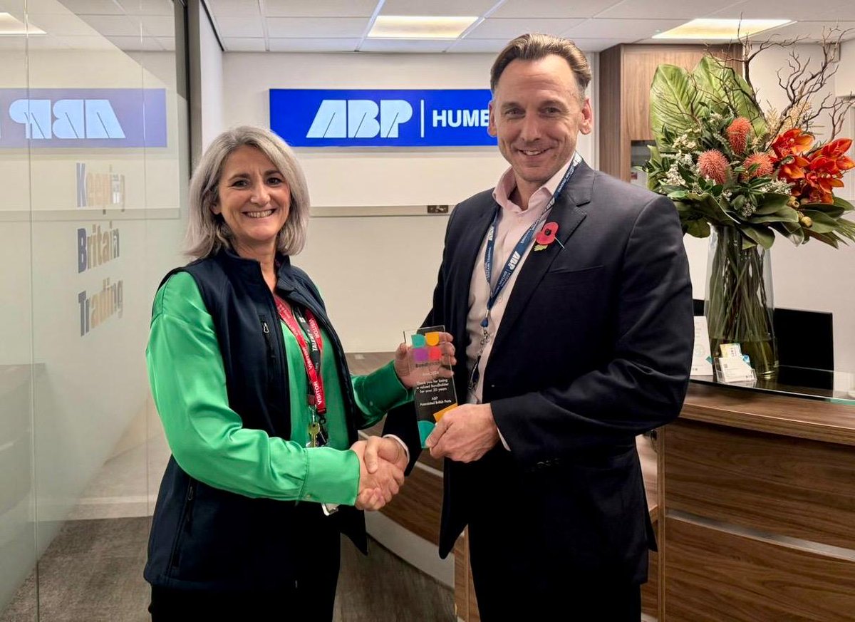 Future Humber (@futurehumber) on Twitter photo It was lovely to meet Andrew Dawes, the new Regional Director for <a href="/ABPHumber/">ABP Humber</a> ⛴️
We talked partnerships and building strong pan-Humber voice, and Diana presented Andrew with a long-standing Bondholders award as a thank you for the unwavering support.
#Humber #Bondholders It was lovely to meet Andrew Dawes, the new Regional Director for <a href="/ABPHumber/">ABP Humber</a> ⛴️
We talked partnerships and building strong pan-Humber voice, and Diana presented Andrew with a long-standing Bondholders award as a thank you for the unwavering support.
#Humber #Bondholders