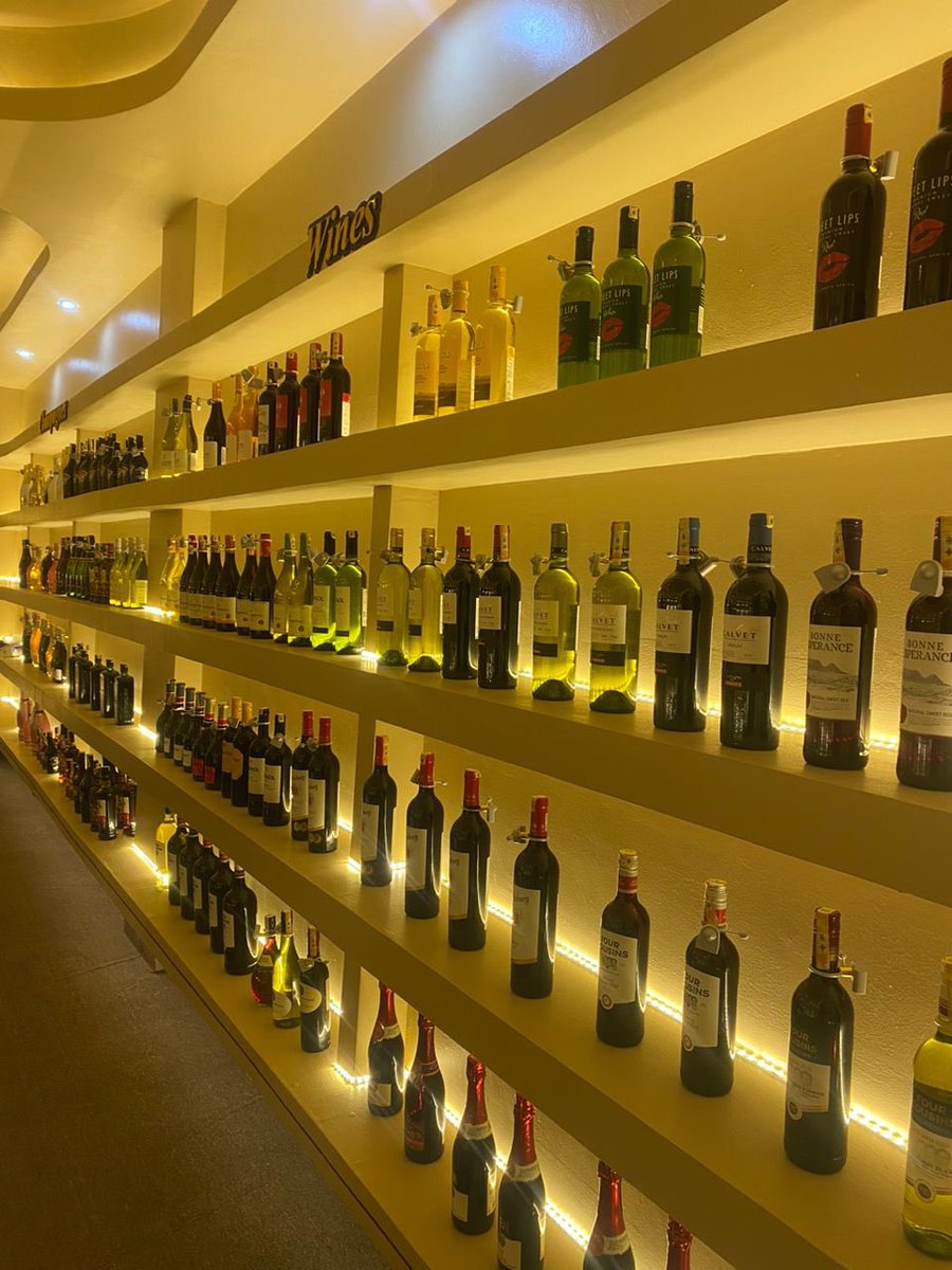 seralana2's tweet photo. Exciting news! 
. @PearlLiquors is open and ready to serve you🤝

Pick your perfect bottle🍾🍾discover new tastes 🤌and elevate every celebration🤩

Come in today to explore our selection! #LiquorStoreOpen https://t.co/CfaasfGlse