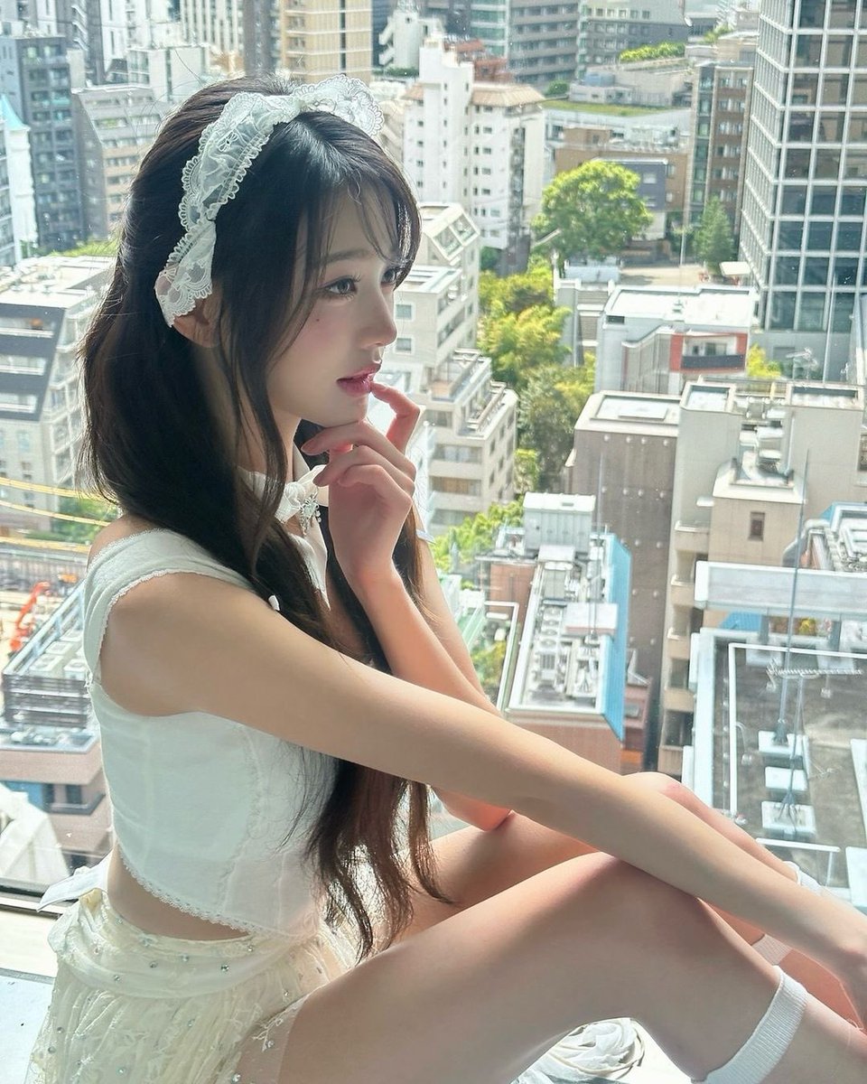 wonyoung pics tweet media