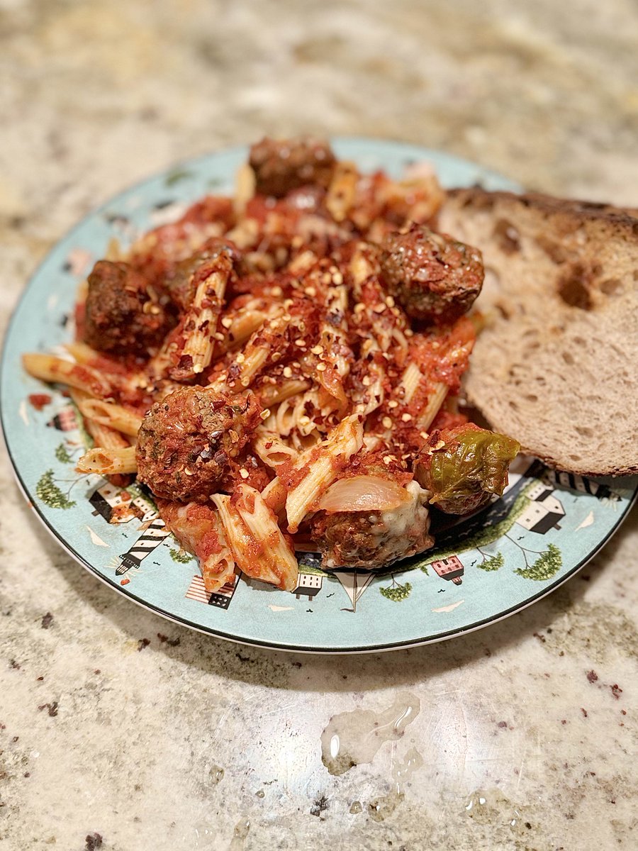 Currently Eating - November Edition...Check out what's been fueling this crazy, active lifestyle 30 miles out at sea! katieuhran.com/blog/currently… #nantucket #blogger #health #running #activelifestyl