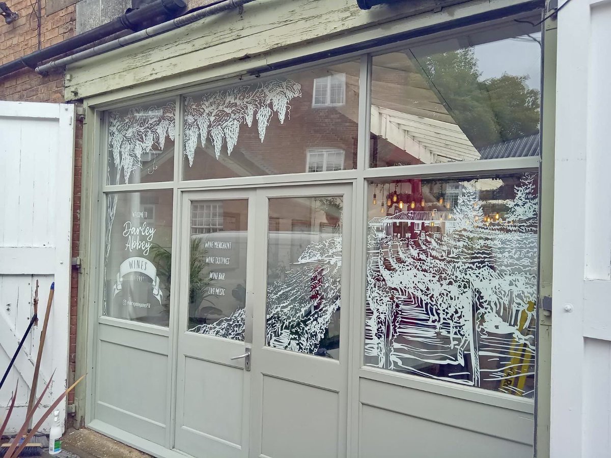 HardySignsLtd's tweet image. Proud to showcase our latest work! We teamed up with @StimulatinMinds to create bespoke window frosting for @darleyabbeywine 🍷✨ The result? A timeless, elegant look for the cooler season. 

@MarketingDerby 

#Signage #WindowFrosting #Derby