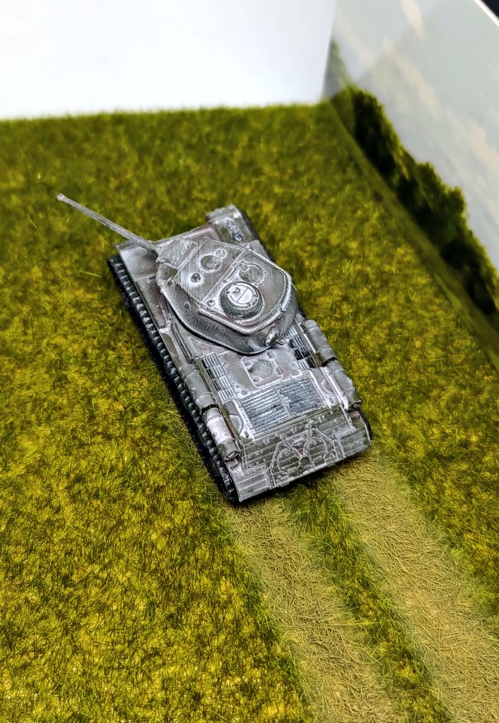 AKATSUKI565656's tweet photo. 144tank製　IS-1
試しにｼｬﾊﾞｼｬﾊﾞホワイトをぶっかけ
上から見るとそこまで悪くは無いが・・・
オリーブドラブが薄かったのか、下地の赤が滲んでしまった
#144スケモ https://t.co/1Q8H5TuyOc