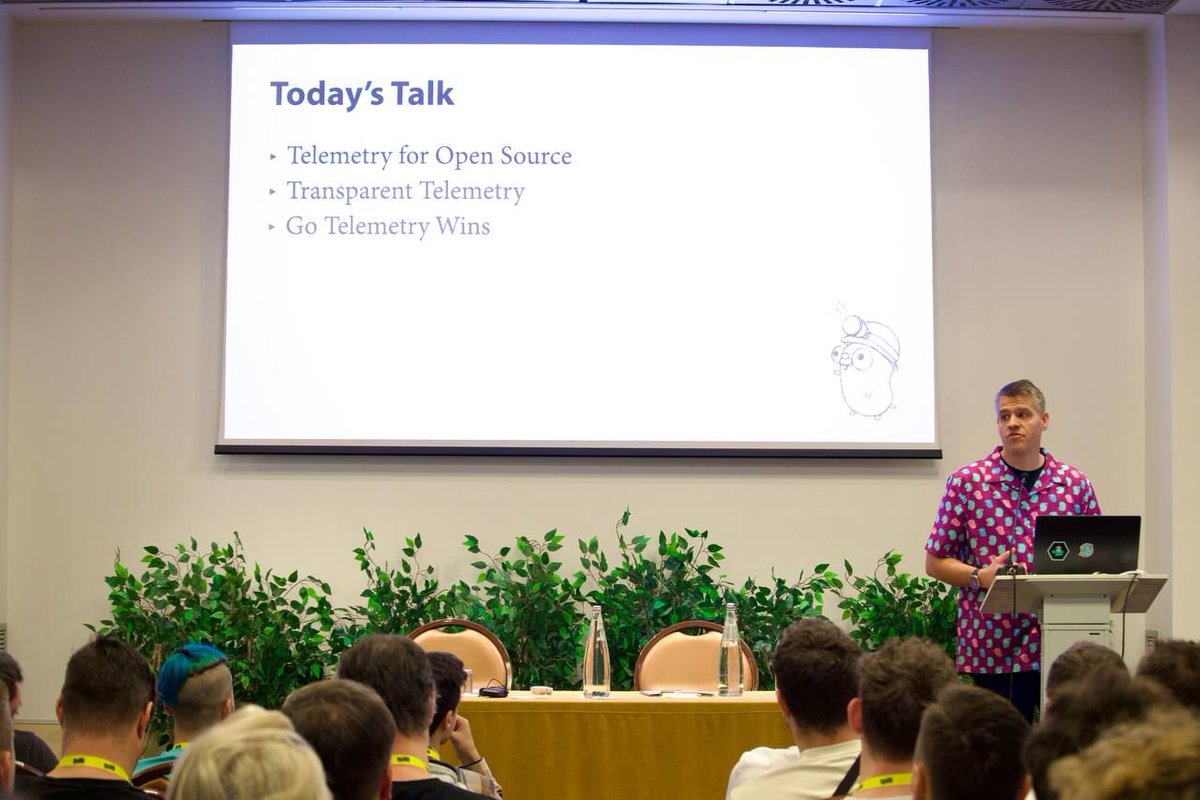🎯 Opening keynote at #GoLab2024.
Russ Cox presents "Go Telemetry Wins" with an incredibly engaged audience! 👏 

#GoLab #GoLang <a href="/_rsc/">Russ Cox</a>
