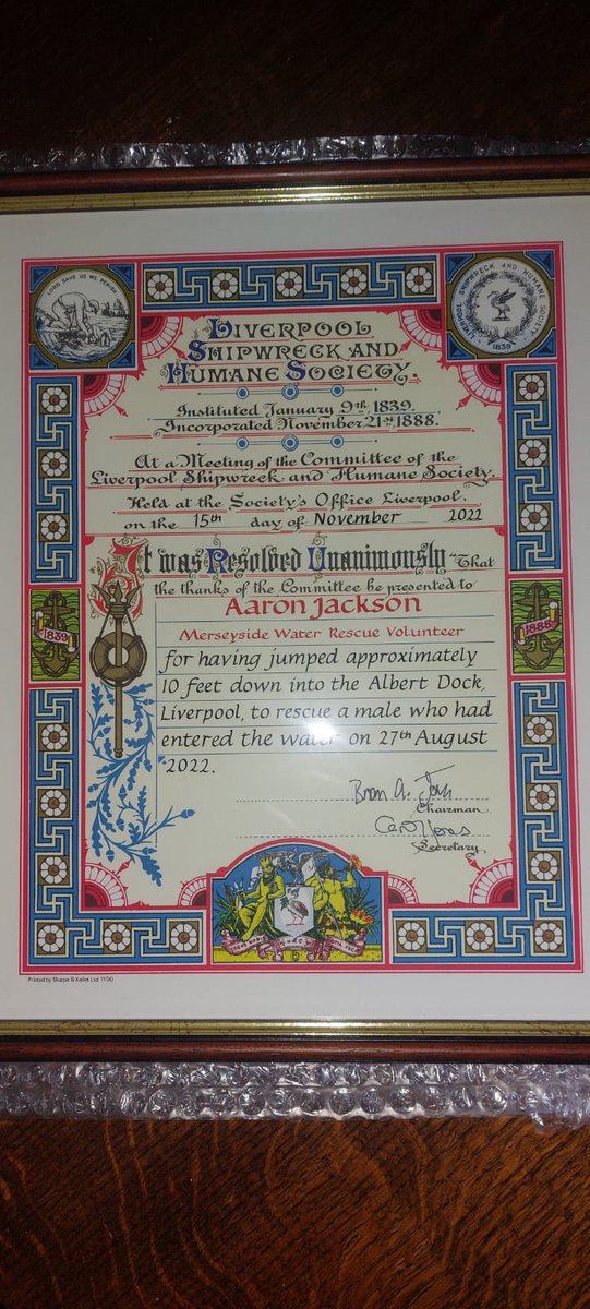merseysidewr's tweet image. 🌟🌟🌟
We have the sincere honour of receiving an award from the Liverpool Shipwreck and Humane Society, presented to our volunteer Aaron Jackson, for entering the water to rescue a distressed male from drowning in the cold dock waters. The life-saving action required (1/3)