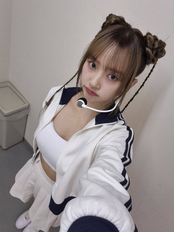 SpainCsr's tweet photo. [#GEUMHEE]
¿¡¿¡¿Cómo estás hoy?!?!? 😀 

#CSR #첫사랑 #금희 https://t.co/8jmQrxGpyw
