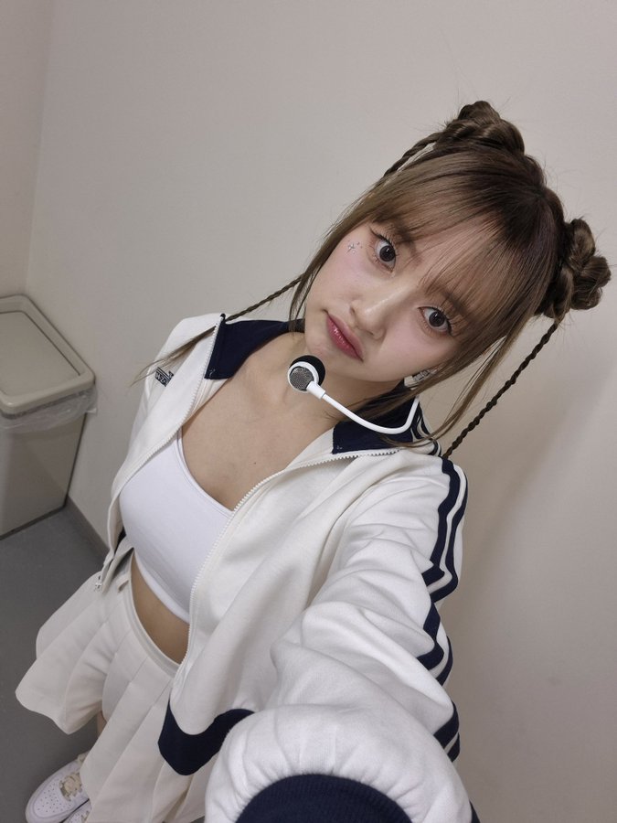 SpainCsr's tweet photo. [#GEUMHEE]
¿¡¿¡¿Cómo estás hoy?!?!? 😀 

#CSR #첫사랑 #금희 https://t.co/8jmQrxGpyw