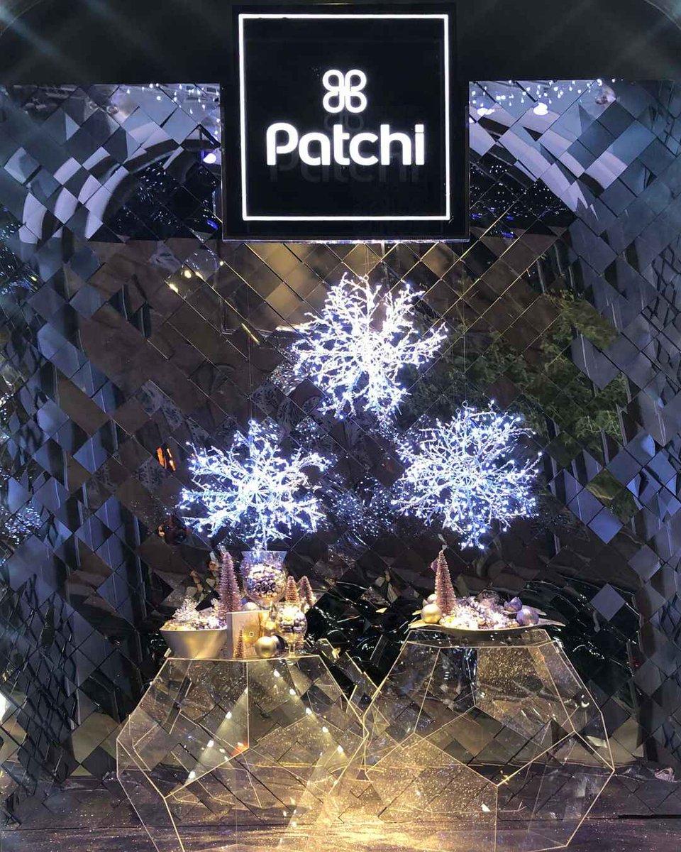 Shimmerwalls's tweet photo. ✨ Holiday Magic for Patchi with #Shimmerwalls ✨
As the festive season nears, we reflect on this past collab for a series of festive window displays. Featuring: our silver mirror acrylic sequins.

See more:
https://t.co/yFf0MFqsDq #HolidayDisplays #VisualMerchandising https://t.co/vMYc9u21Lt