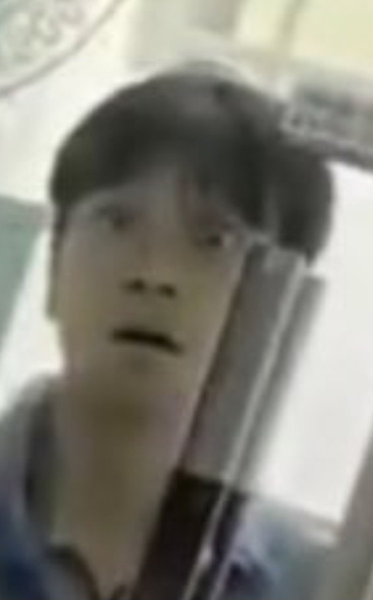 every_markelon's tweet photo. A professor from the HCI department at Dongduk Women’s University threatened a student with a brick, telling them to open the door. https://t.co/UnHTO7wphs