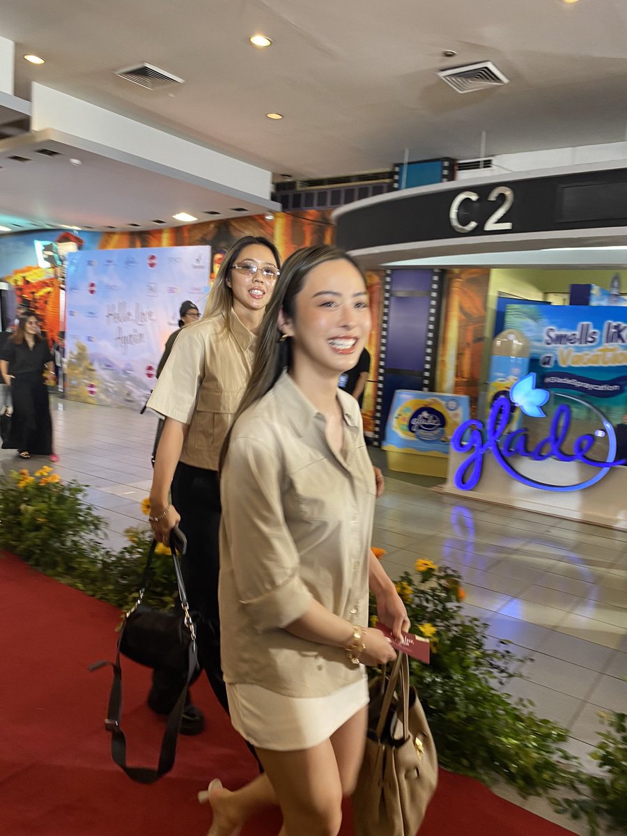 bernardrool's tweet photo. Trina, Arisse, and Daniel!! OMG SO SUPPORTIVE AS ALWAYS I LOVE THIS SQUAD SM

#HLATheWorldPremiere
KATHRYN AS JOY IS BACK https://t.co/Leb3Rl3JEZ